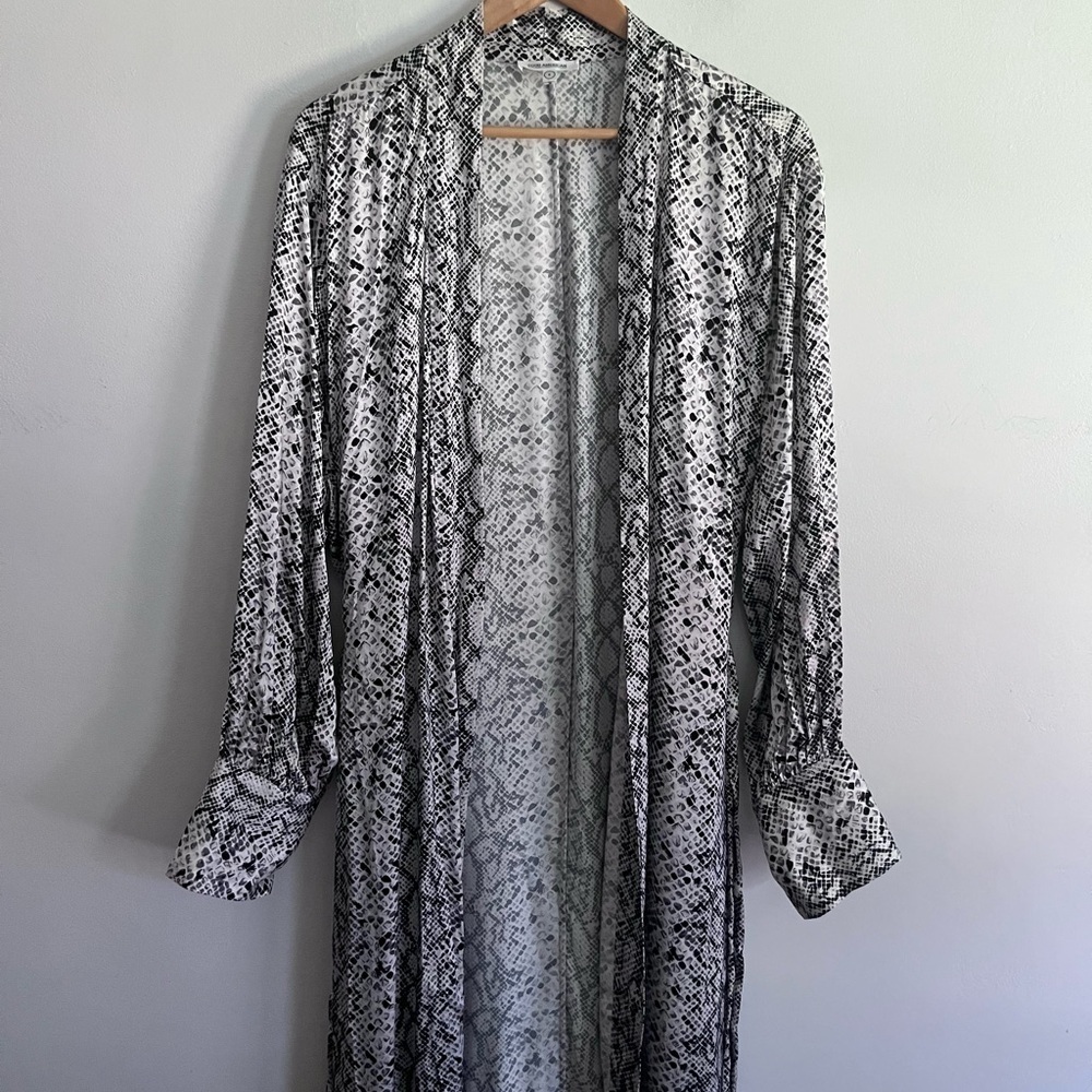 Sleek Good American Python Duster Robe Size 5= 2XL - image 5